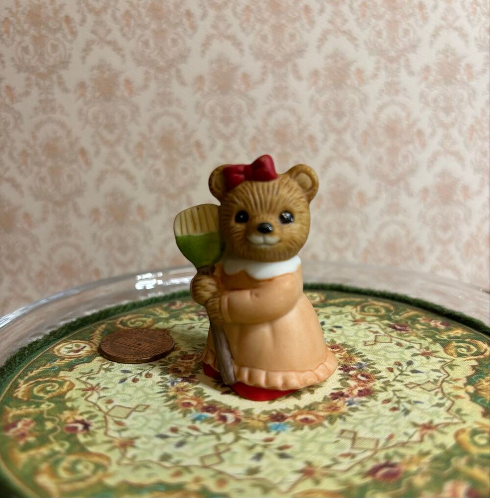 Vintage Homco #5301 Christmas Ceramic Bear Figurine